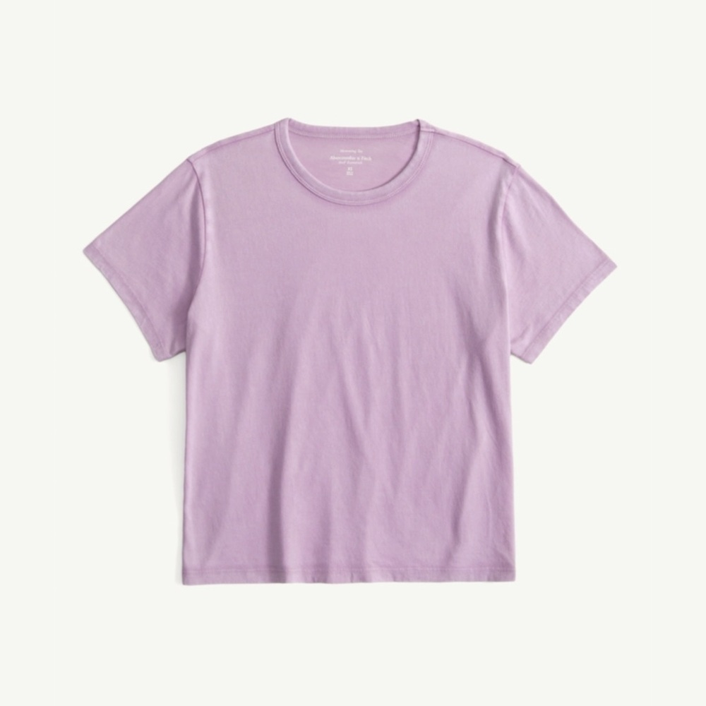 Essential Polished Body-Skimming Tee in Light Purple